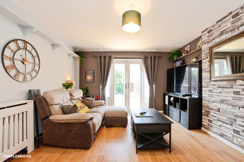 3 bedroom semi-detached house for sale, Lindsey Road, Uxbridge, UB9