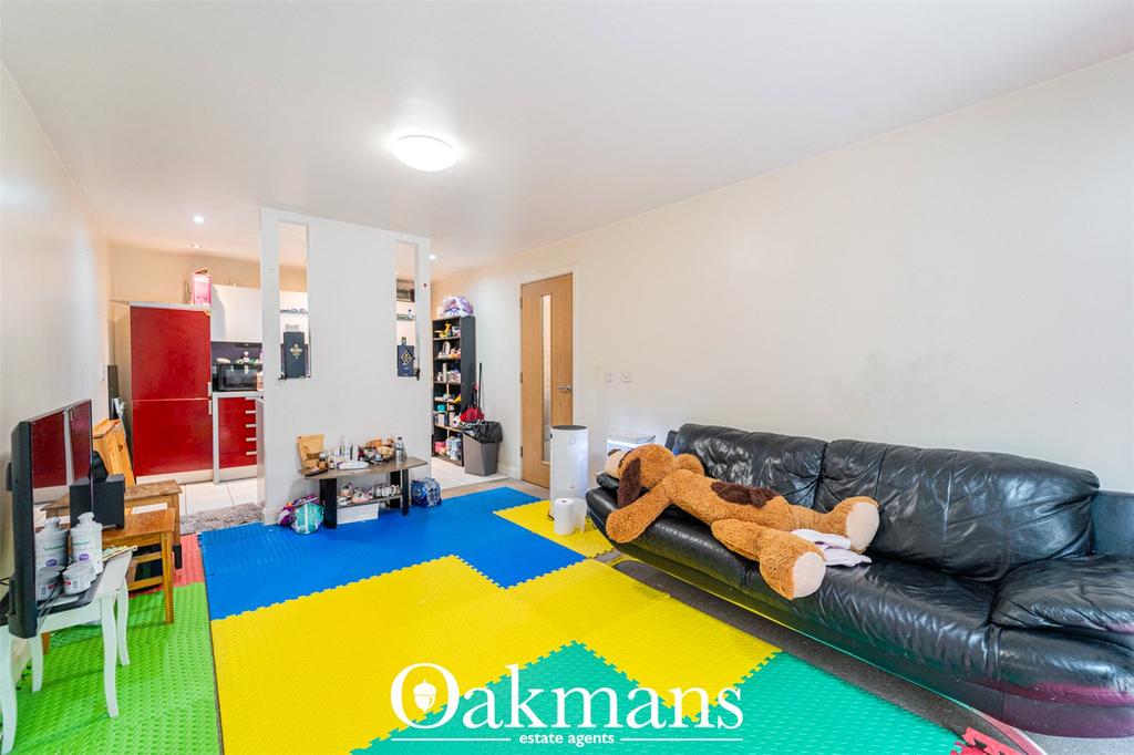 Apartment in Birmingham, Chinese Quarter, Digbeth - View 4