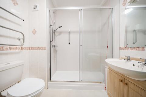 2 bedroom apartment for sale, Lefroy Court, Cheltenham GL51