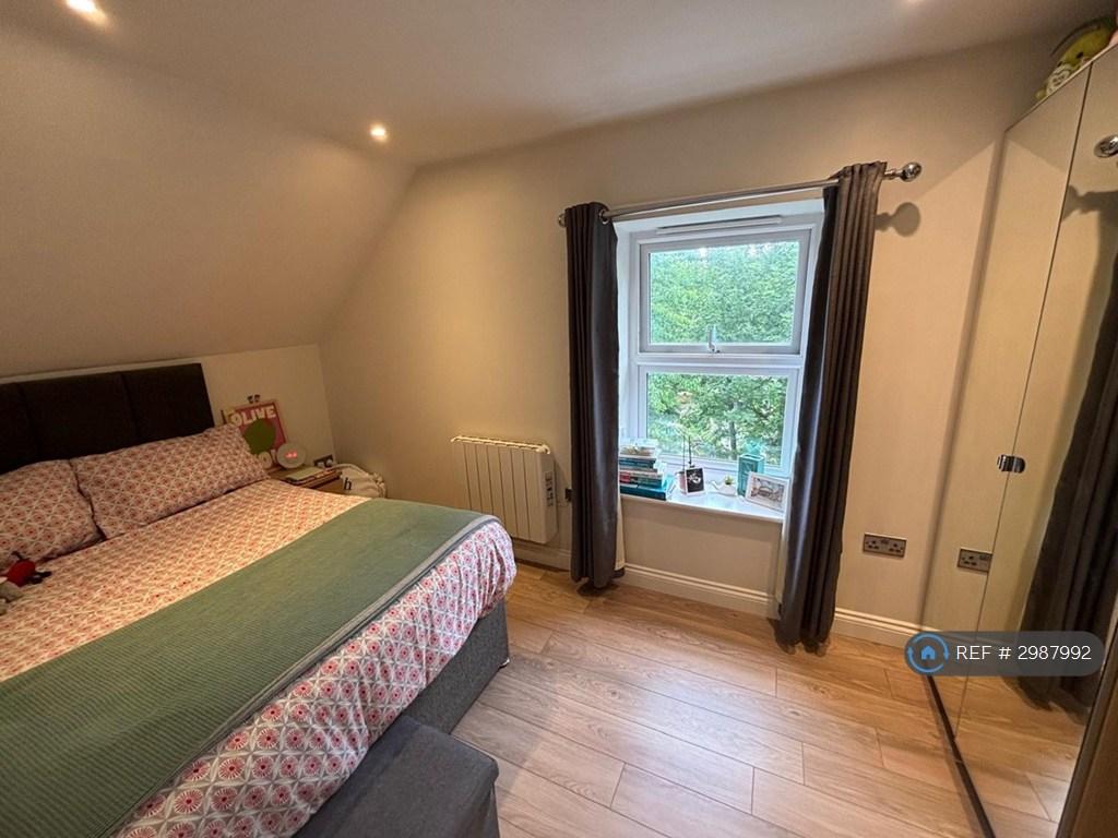 Apartment in Leeds, Headingley Hill, Headingley - View 3