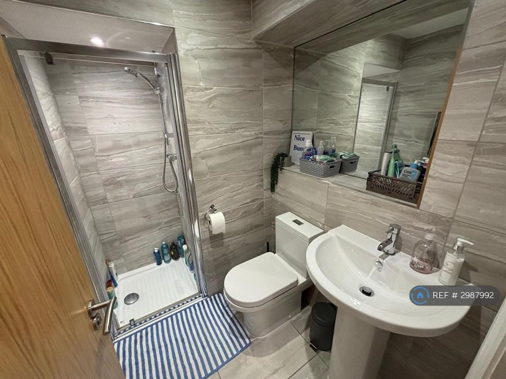 Apartment in Leeds, Headingley Hill, Headingley - View 5