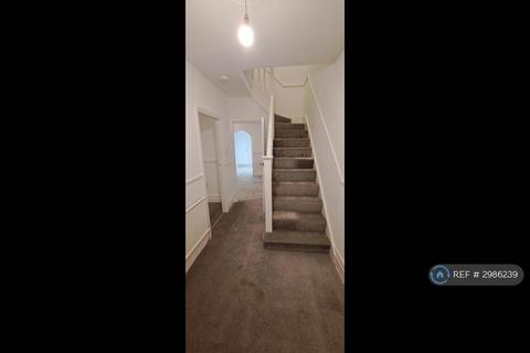 3 bedroom terraced house to rent, Holyoake Gardens, Gateshead, NE9