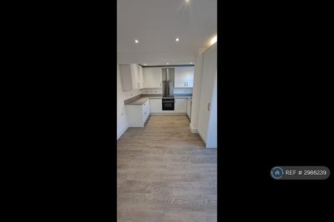 3 bedroom terraced house to rent, Holyoake Gardens, Gateshead, NE9