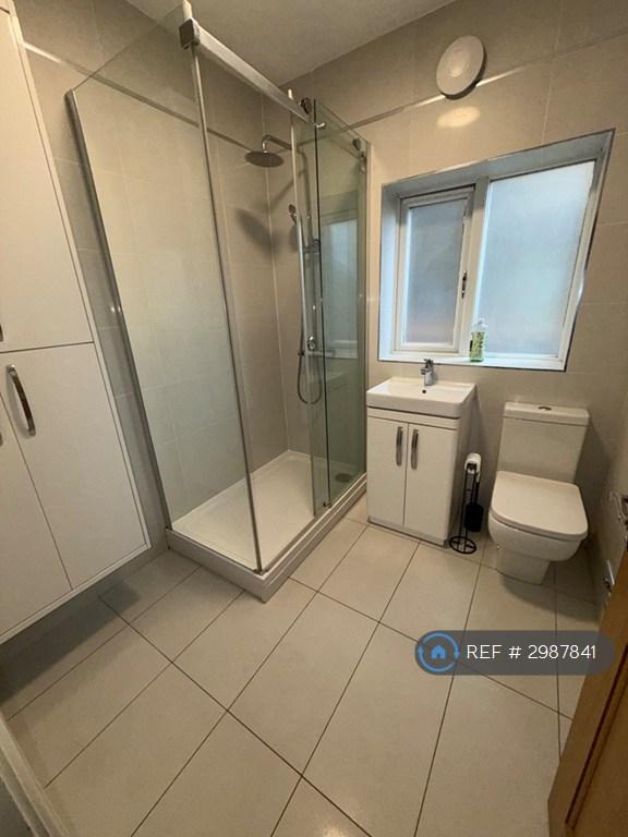 Apartment in Rushcliffe, West Bridgford - More