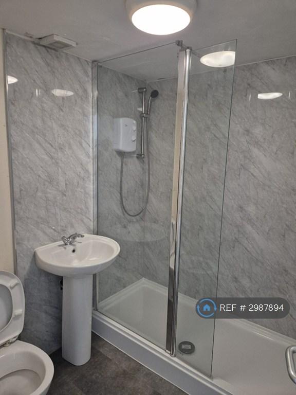 Apartment in Glasgow, Queen's Cross, North Woodside - View 5