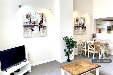 2 bedroom flat to rent, Beckhampton Street, Swindon, SN1
