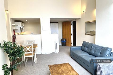 2 bedroom flat to rent, Beckhampton Street, Swindon, SN1