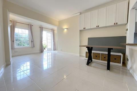 3 bedroom terraced house for sale, Watts Yard, Sandwich