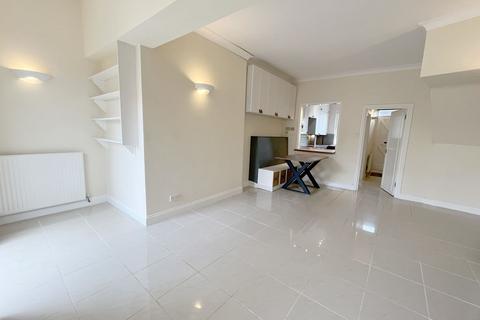 3 bedroom terraced house for sale, Watts Yard, Sandwich