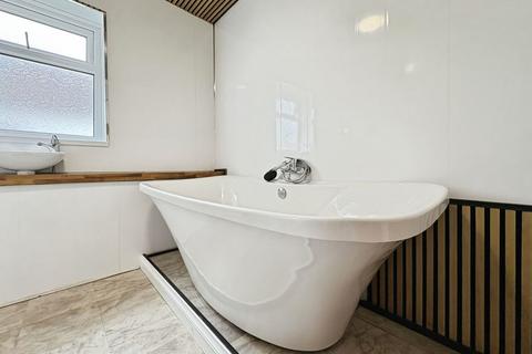 3 bedroom maisonette for sale, Helena Avenue, Whitley Bay NE26