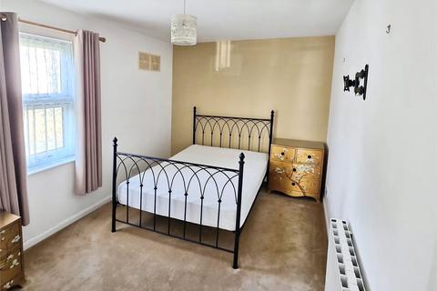2 bedroom flat to rent, Harbour Court, Redruth TR16