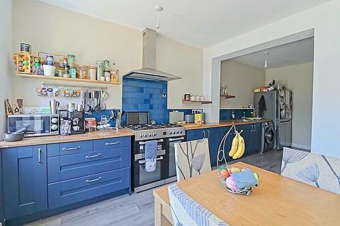 4 bedroom semi-detached house for sale, Linton Road, Southend On Sea