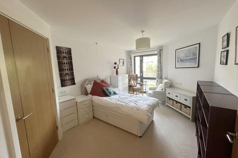 1 bedroom retirement property for sale, 261 Darkes Lane, Potters Bar EN6