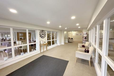 1 bedroom retirement property for sale, 261 Darkes Lane, Potters Bar EN6