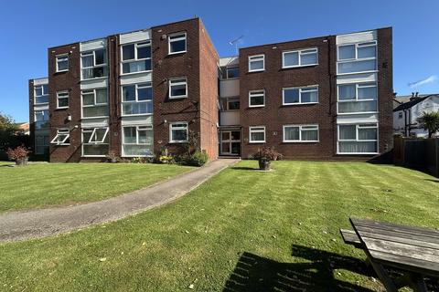 2 bedroom ground floor flat for sale, Raymond Court, Potters Bar EN6