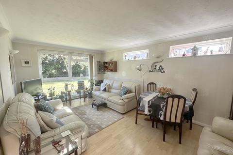 2 bedroom ground floor flat for sale, Raymond Court, Potters Bar EN6