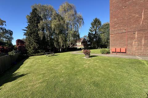 2 bedroom ground floor flat for sale, Raymond Court, Potters Bar EN6