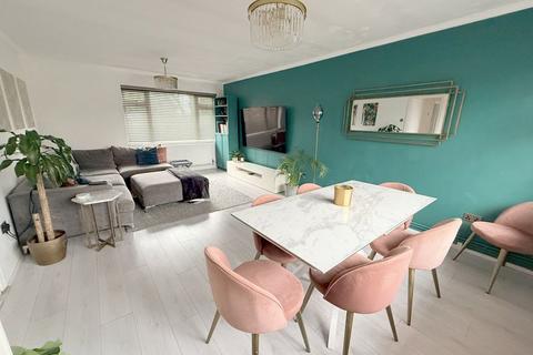 2 bedroom apartment for sale, Lambs Close, Potters Bar EN6