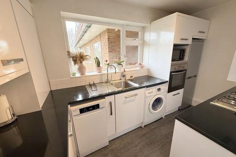 2 bedroom apartment for sale, Lambs Close, Potters Bar EN6