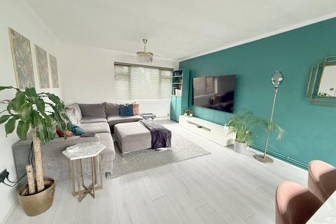 2 bedroom apartment for sale, Lambs Close, Potters Bar EN6