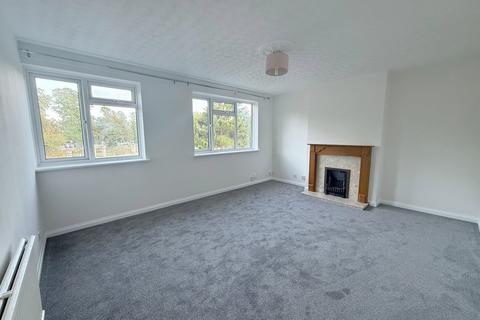 2 bedroom flat to rent, Parkside, Potters Bar EN6