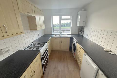 2 bedroom flat to rent, Parkside, Potters Bar EN6