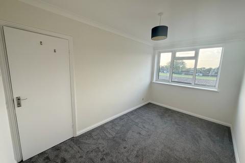 2 bedroom flat to rent, Parkside, Potters Bar EN6