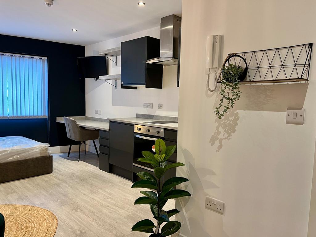 Apartment in Nottingham, Radford - View 3