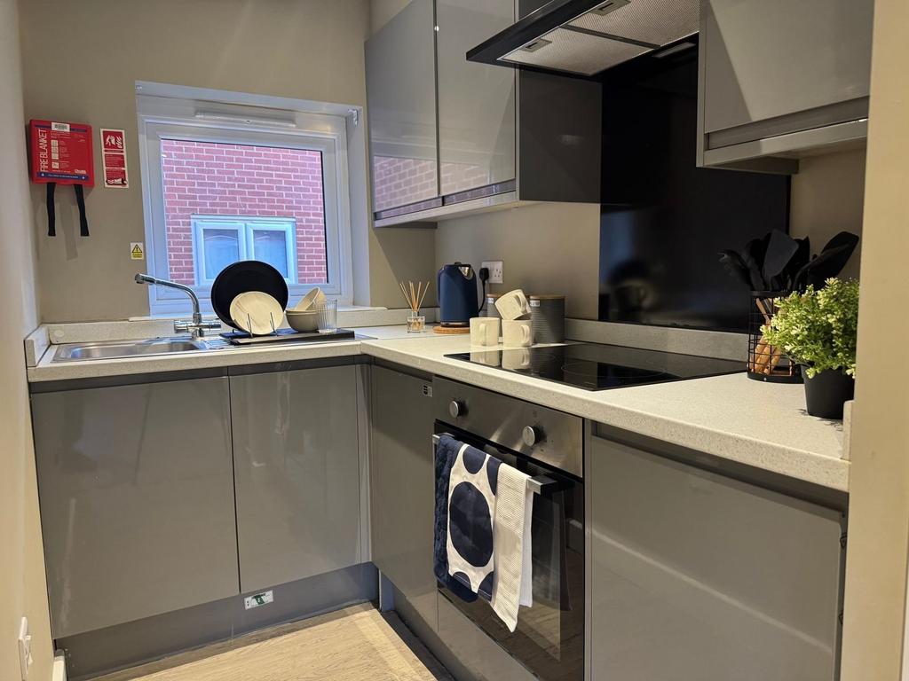 Apartment in Broxtowe, Beeston - View 2