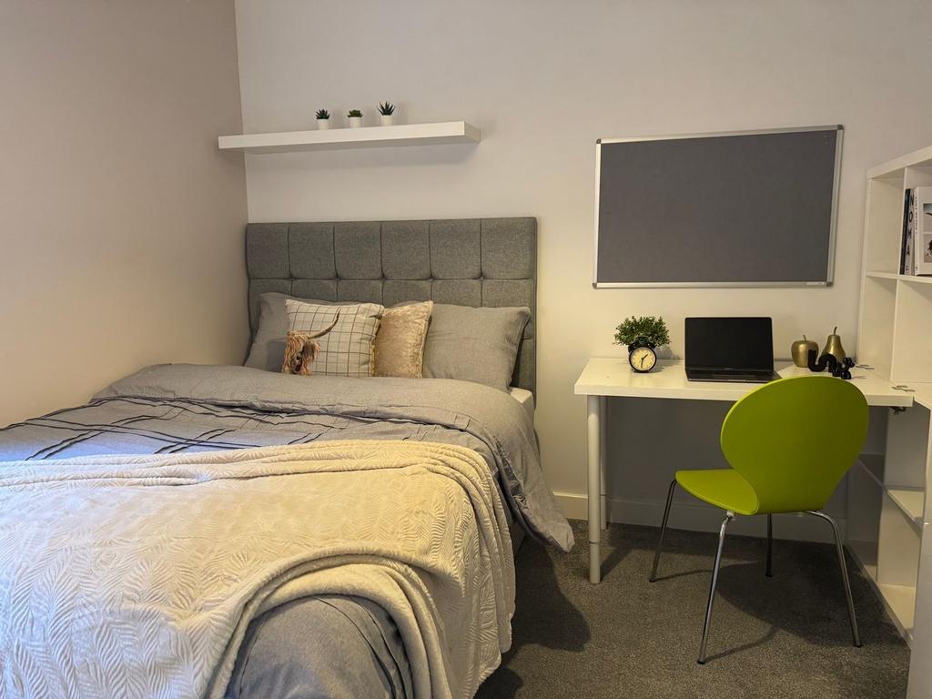 Apartment in Broxtowe, Beeston - View 4