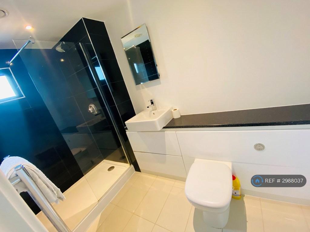 Apartment in Salford, Trinity, Lower Broughton - View 2