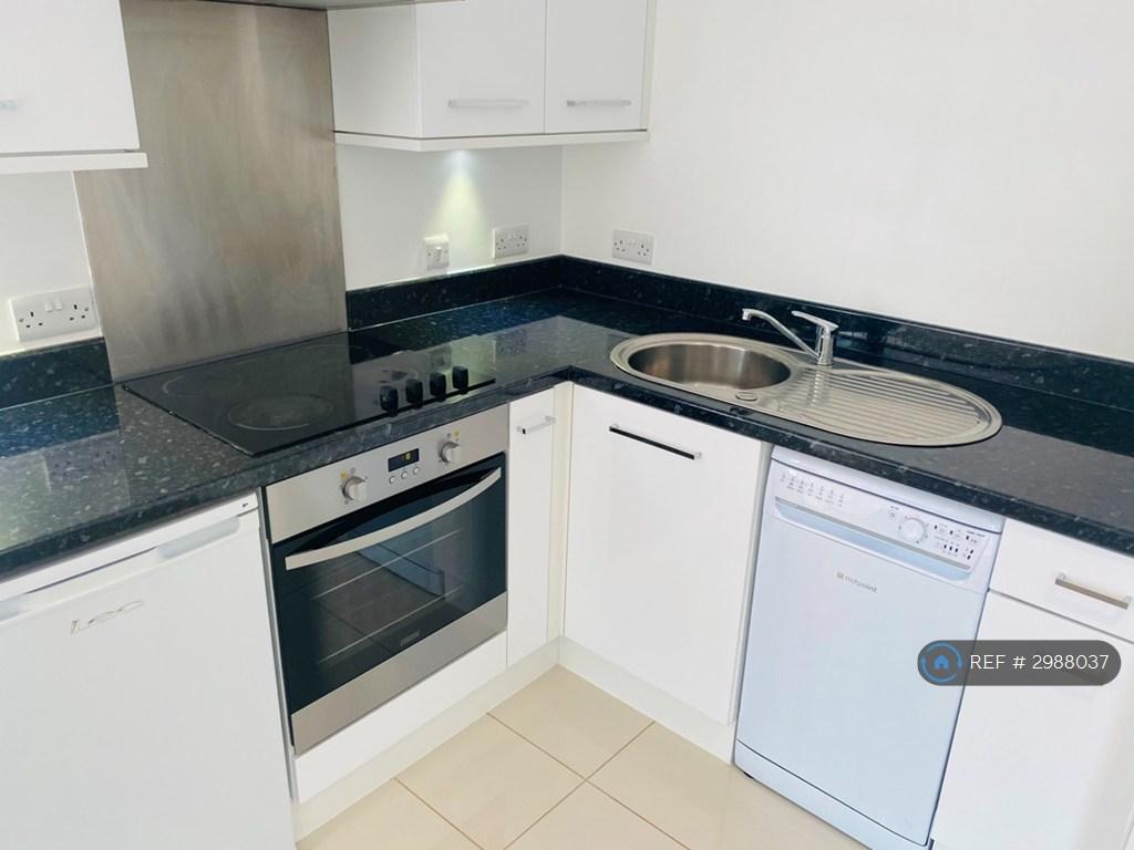 Apartment in Salford, Trinity, Lower Broughton - View 3