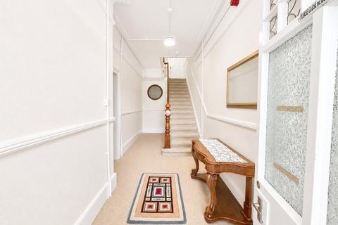 2 bedroom apartment for sale, South Parade, West Kirby, Wirral, Merseyside, CH48