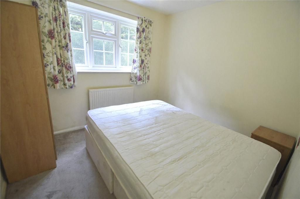Apartment in Croydon - View 3