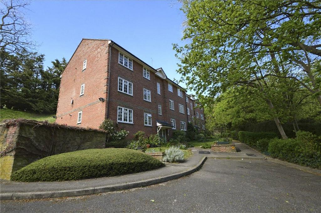 Apartment in Croydon - More