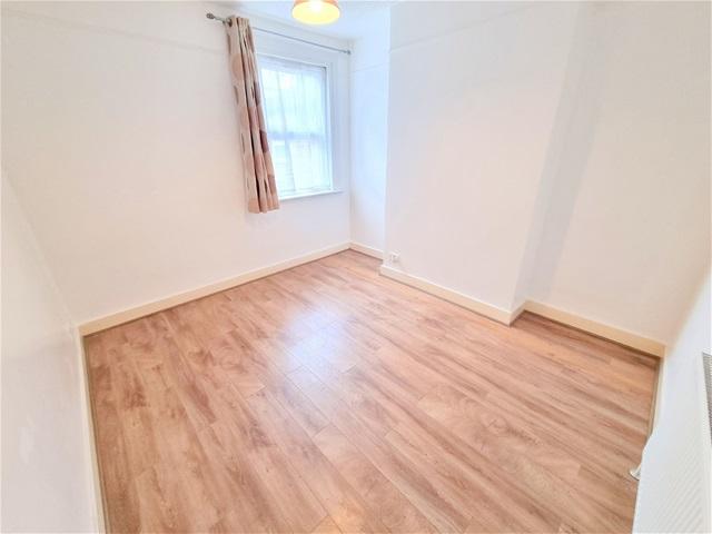 Apartment in Leyton - More