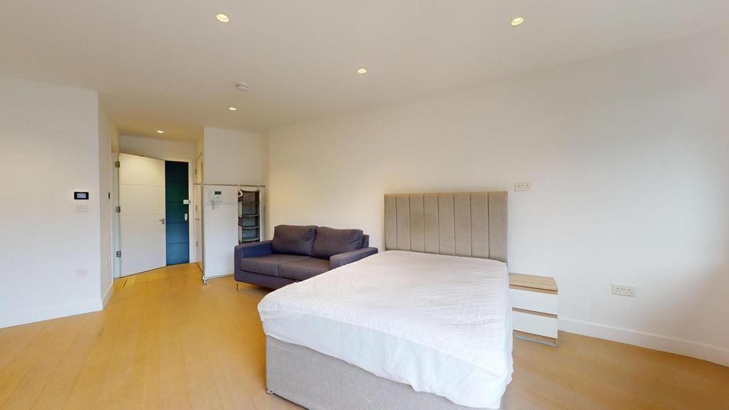 Apartment in Brentford - View 3