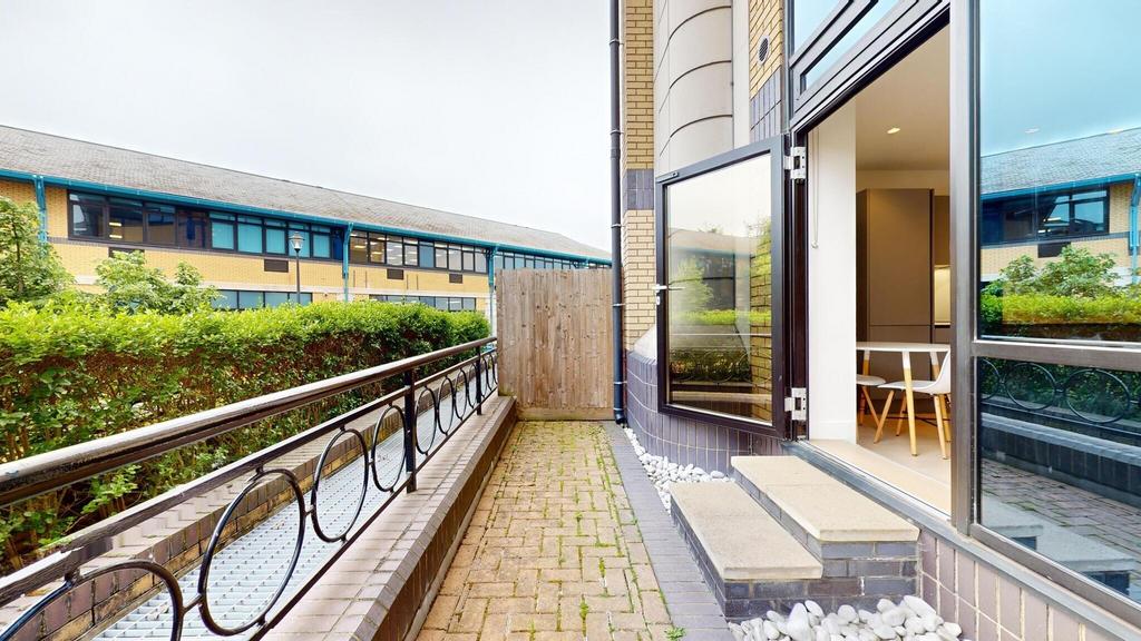 Apartment in Brentford - View 4