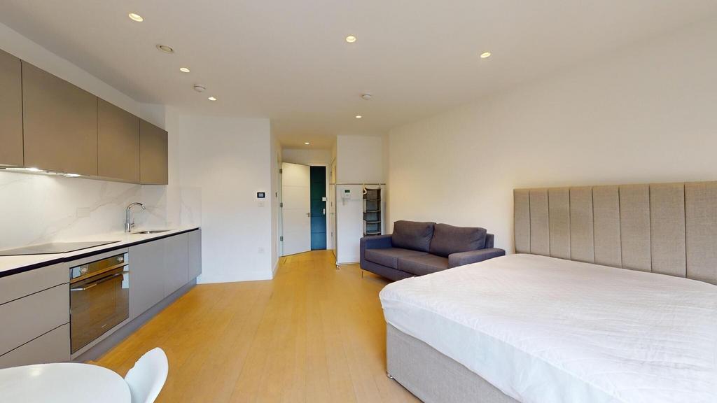 Apartment in Brentford - More