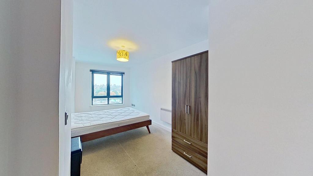 Apartment in Leeds - View 3