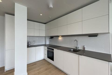 3 bedroom flat to rent, Olympic Way