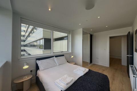 3 bedroom flat to rent, Olympic Way