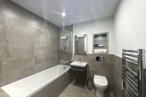 3 bedroom flat to rent, Olympic Way