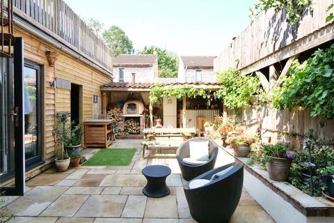 4 bedroom house for sale, Outstanding Four Bed House - Bullmead Parade, Street BA16 0FG