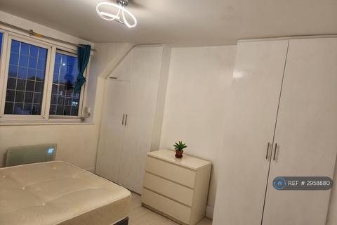 undefined, Great West Road, Hounslow, TW5