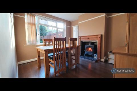 3 bedroom terraced house to rent, Hitchin Road, Luton, LU2