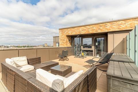 2 bedroom apartment to rent, Bailey Street, London, SE8