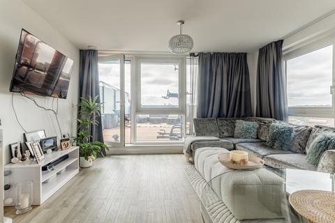 2 bedroom apartment to rent, Bailey Street, London, SE8