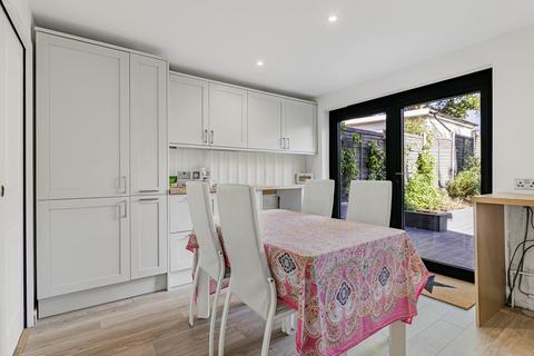 4 bedroom detached house to rent, Woodthorpe Road, Hadleigh, IP7