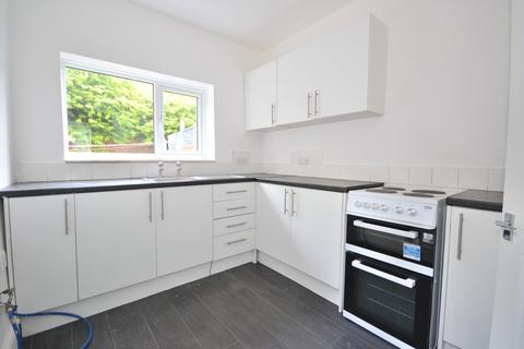 2 bedroom terraced house to rent, Carlisle Avenue, Hull HU3